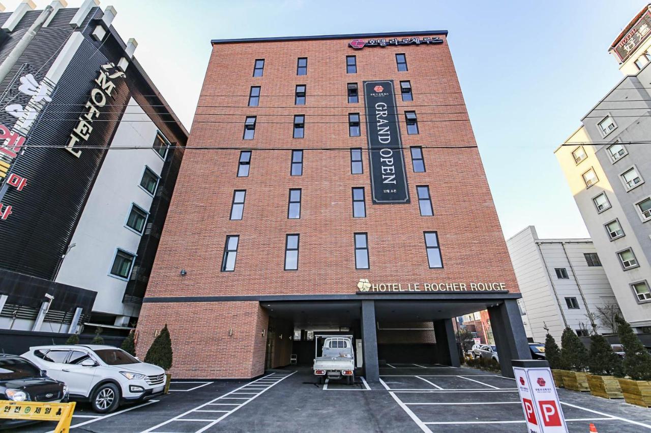 Lerocherrouge Hotel تشنتشون المظهر الخارجي الصورة