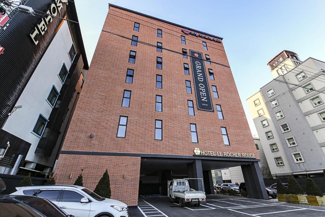 Lerocherrouge Hotel تشنتشون المظهر الخارجي الصورة