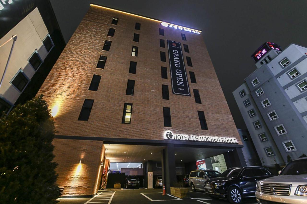 Lerocherrouge Hotel تشنتشون المظهر الخارجي الصورة