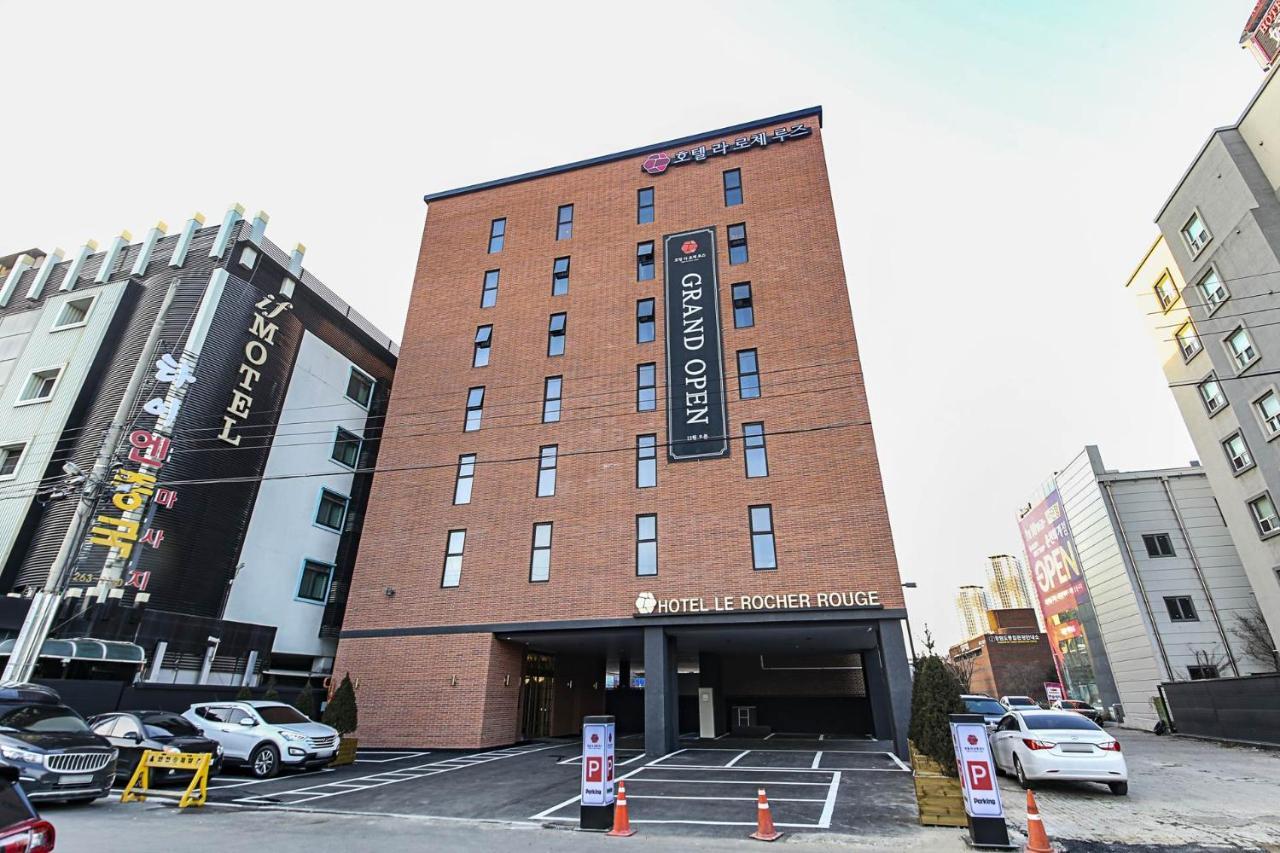 Lerocherrouge Hotel تشنتشون المظهر الخارجي الصورة